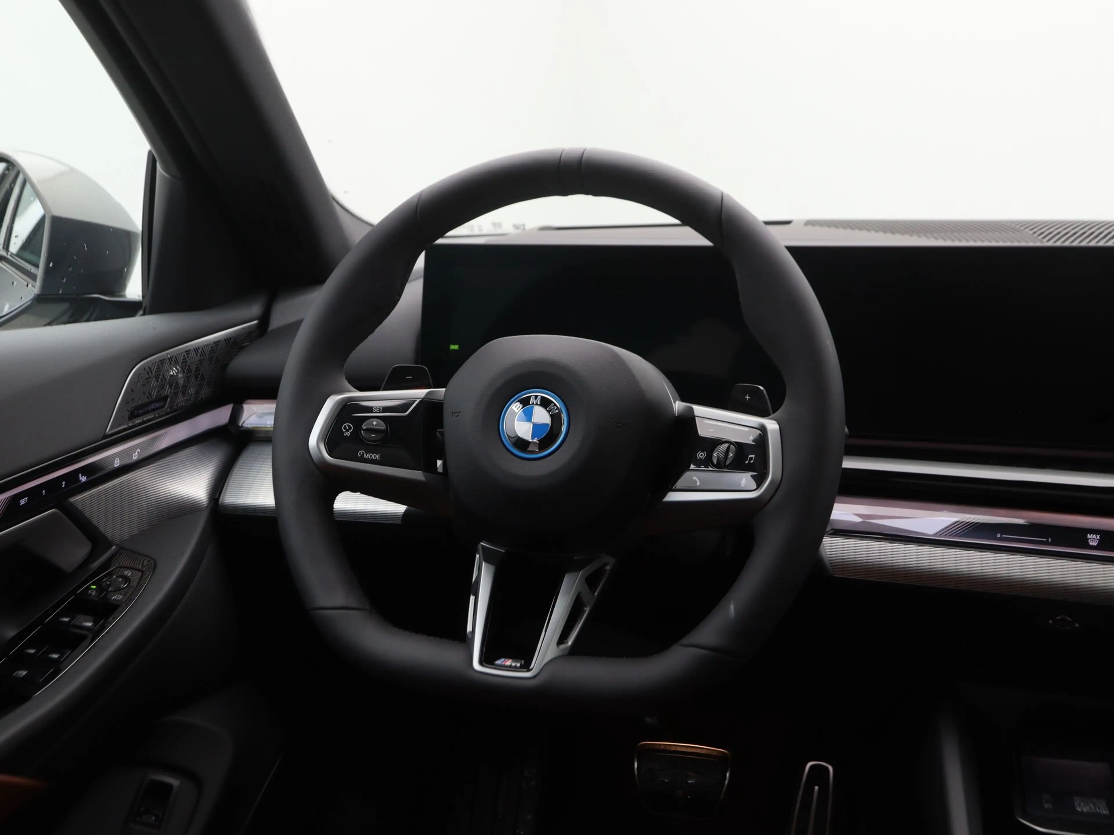 BMW 550 5 Serie Touring 550e xDrive — photo 2