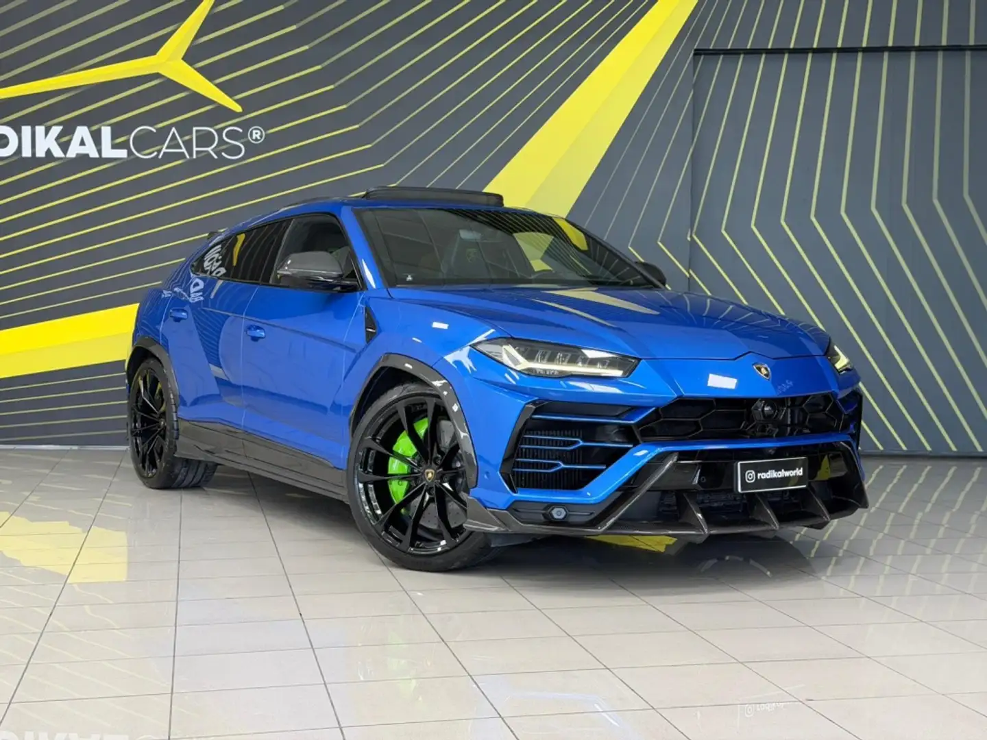 Lamborghini Urus 4.0 V8 Aut. Azul - 2