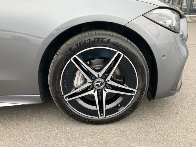 Mercedes-Benz C 300 de 4MATIC T-Modell mit EQ Hybrid Technologie Öster Ansicht 14