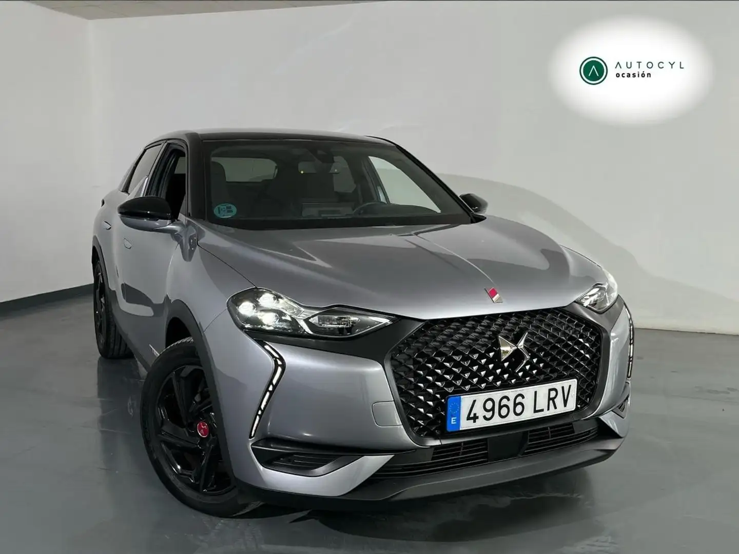 DS Automobiles DS 3 PureTech 73 kW Manual SO CHIC Grijs - 1