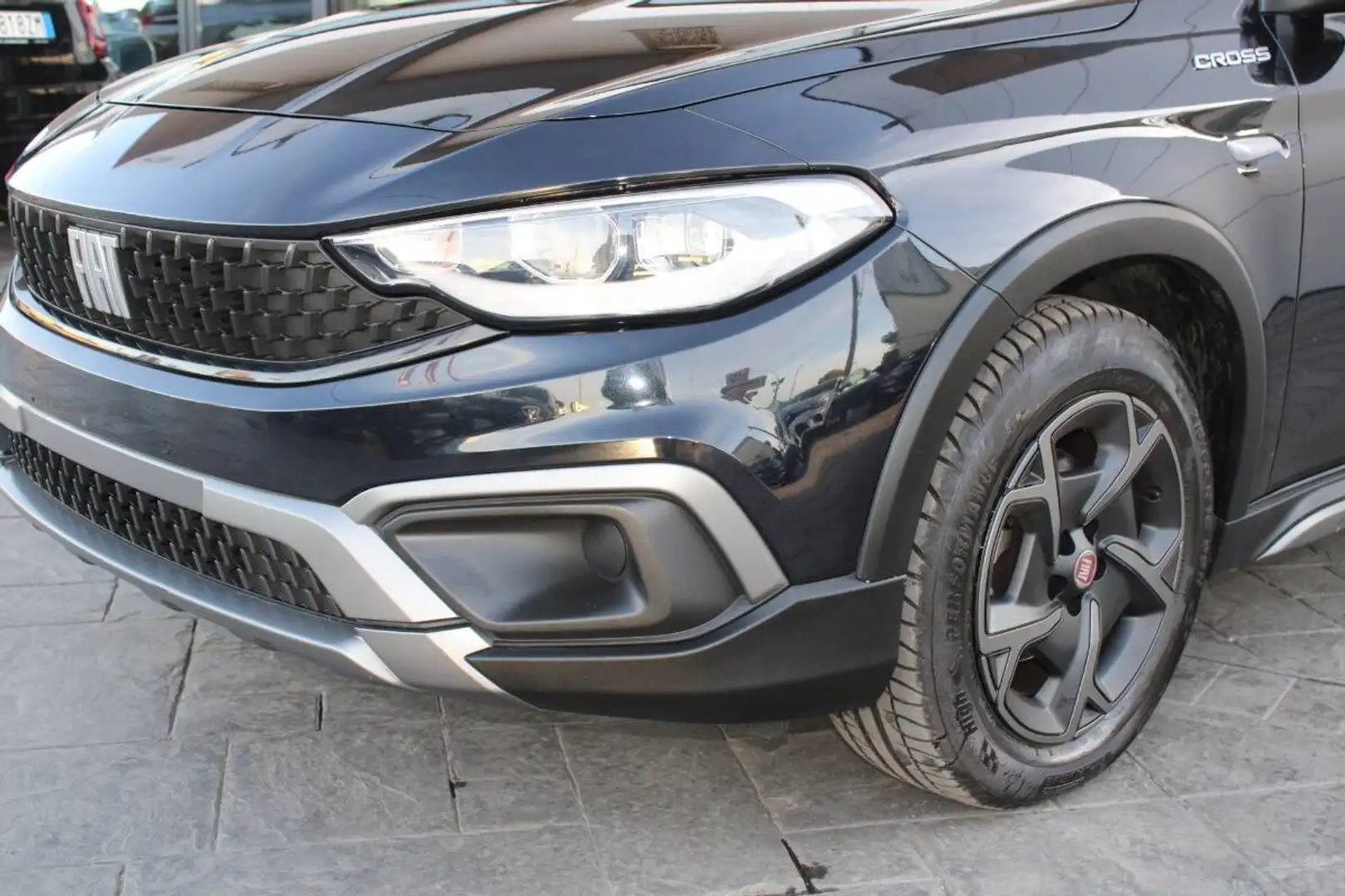 Fiat Tipo 1.0 Cross 100cv Con CARPLAY Nero - 2