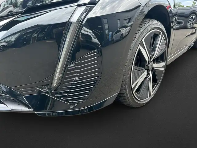 Peugeot 308 view 11