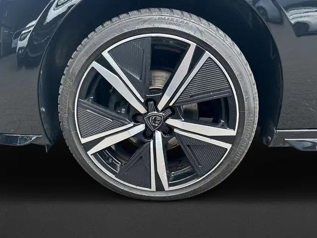 Peugeot 308 view 10