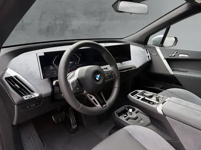 BMW Ix view 9