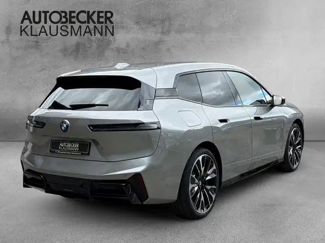 BMW Ix view 2