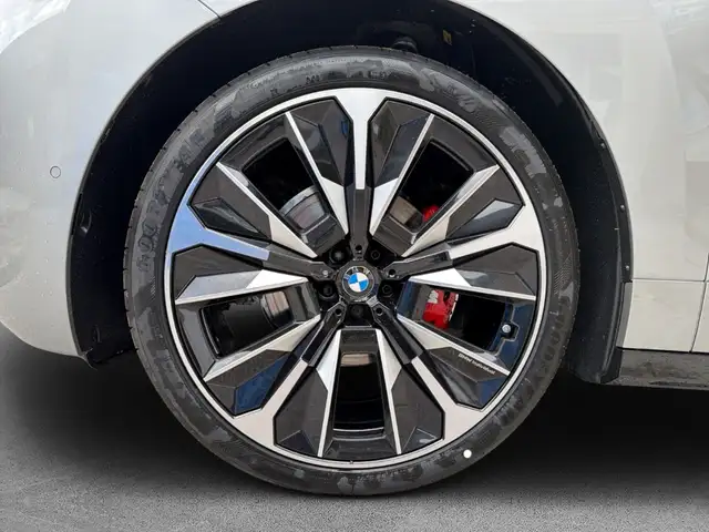 BMW Ix view 7