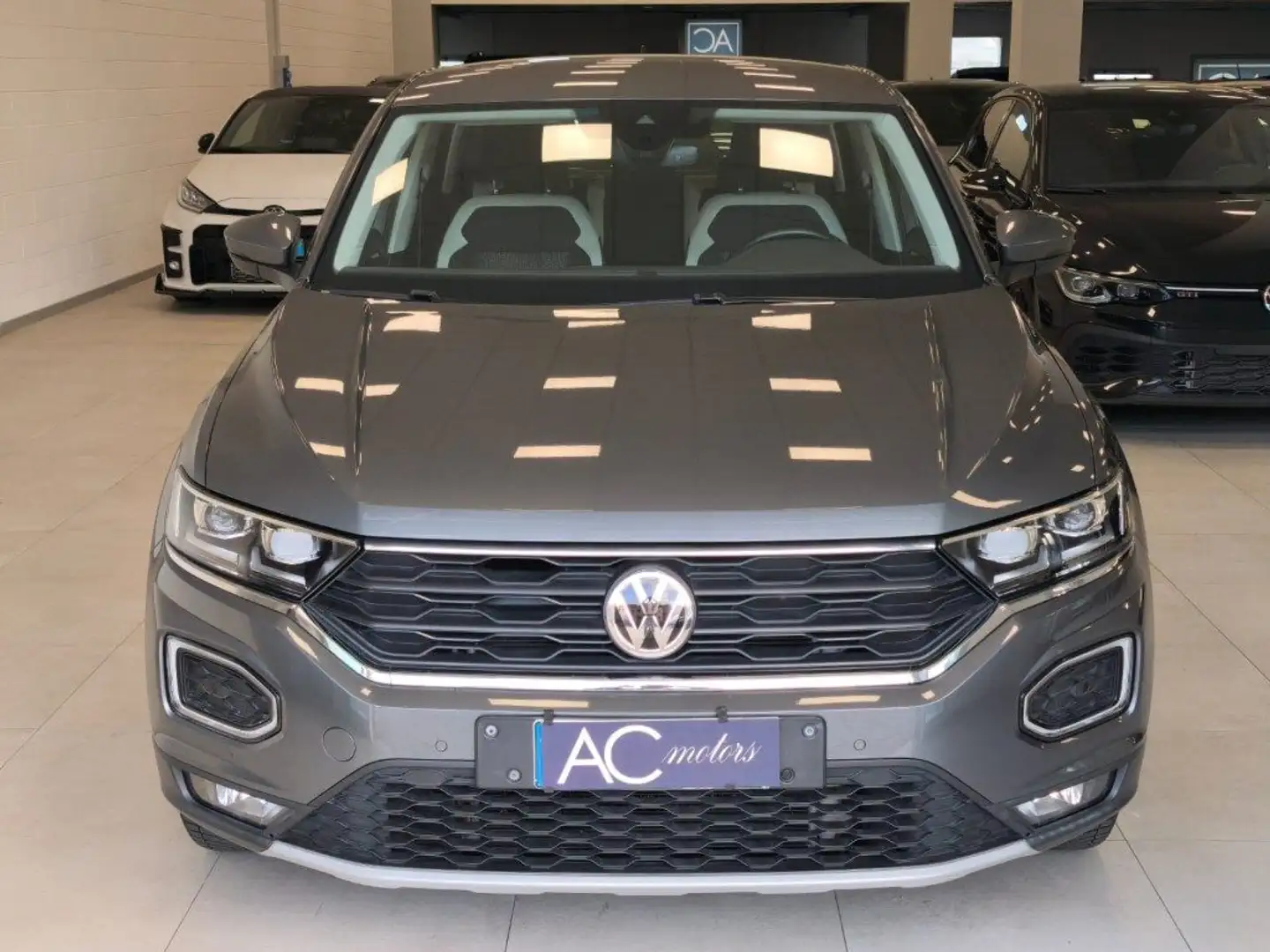 Volkswagen T-Roc 1.5 TSI ACT Advanced BlueMotion Technology Grau - 2