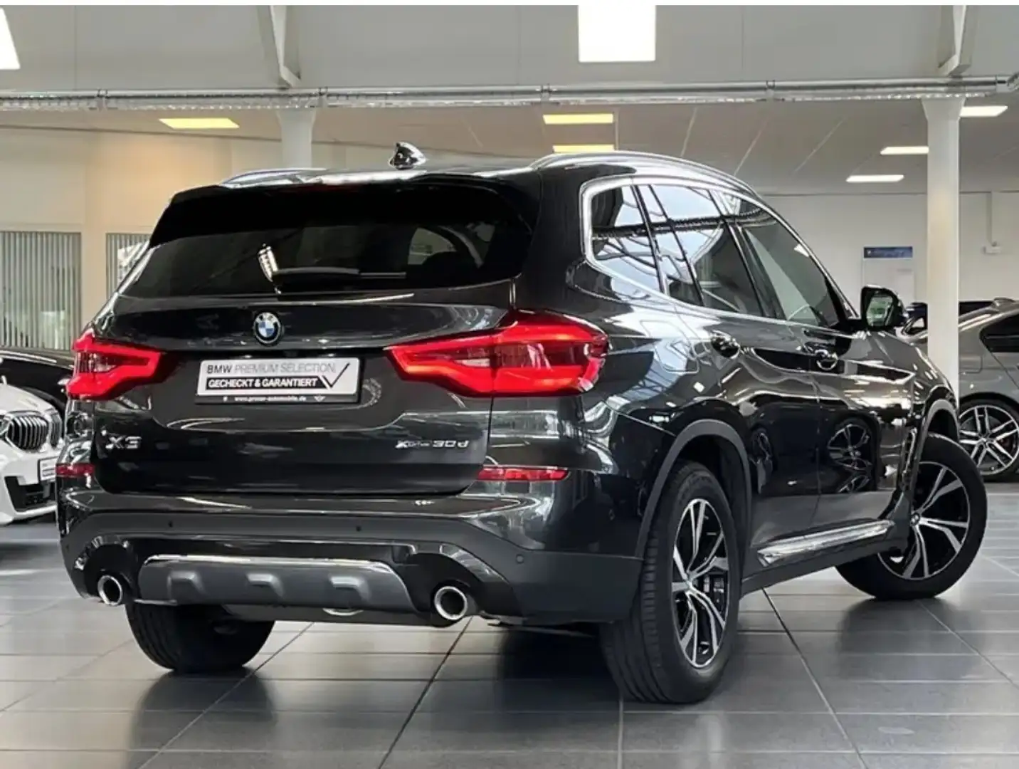 BMW X3 xDrive30d Aut. Luxury Line Grau - 1