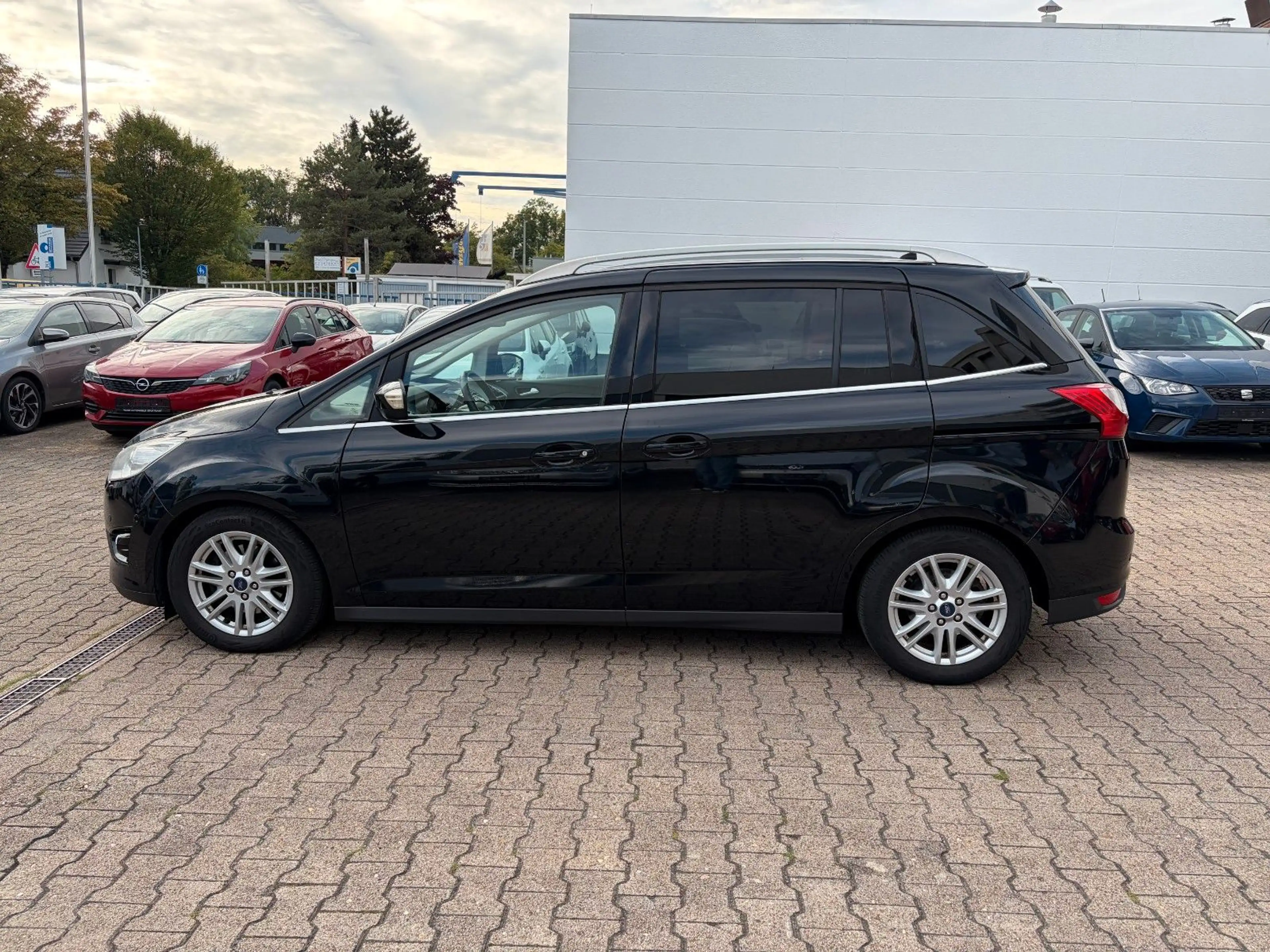 Ford Grand C-Max Grand Titanium*7-SITZER*KAMERA* — photo 8