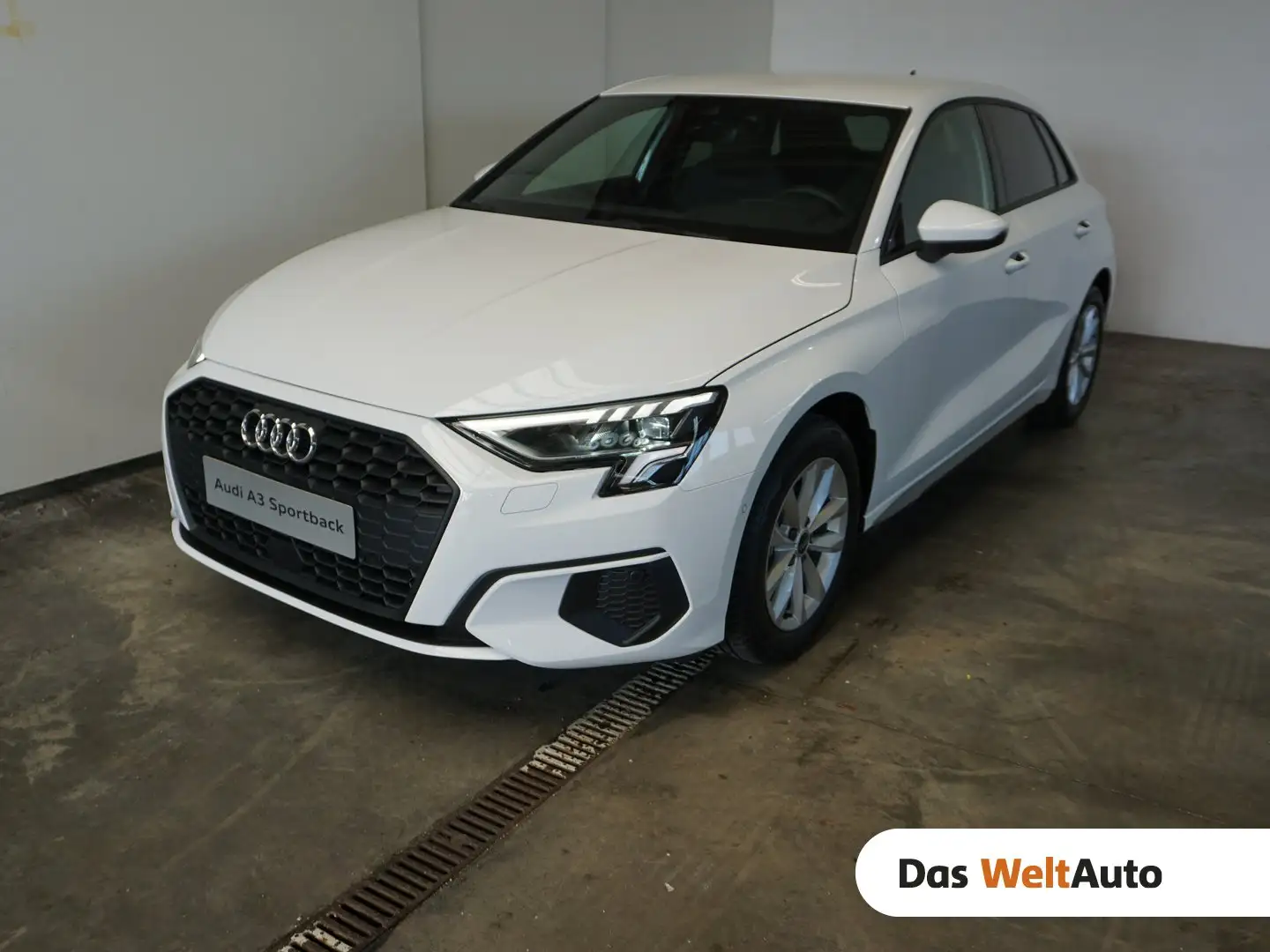Audi A3 30 TFSI intense Weiß - 1
