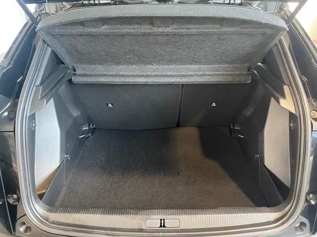 Peugeot 2008 view 9