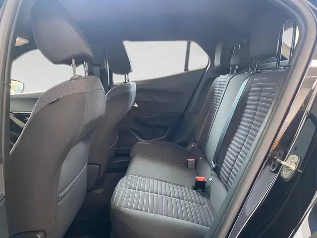 Peugeot 2008 view 8