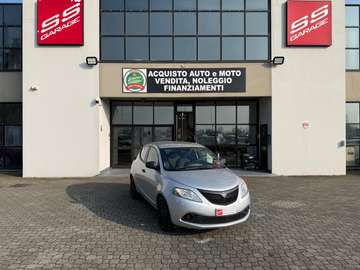 Ypsilon 1.2 69 CV 5 porte GPL Ecochic Platinum