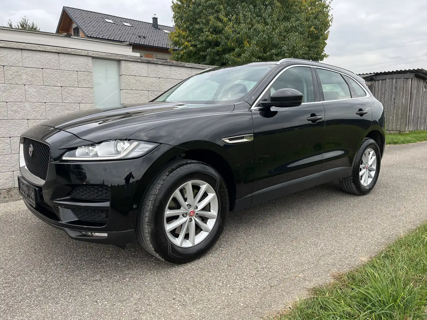 Jaguar F-Pace 30d AWD Prestige Aut. - 1