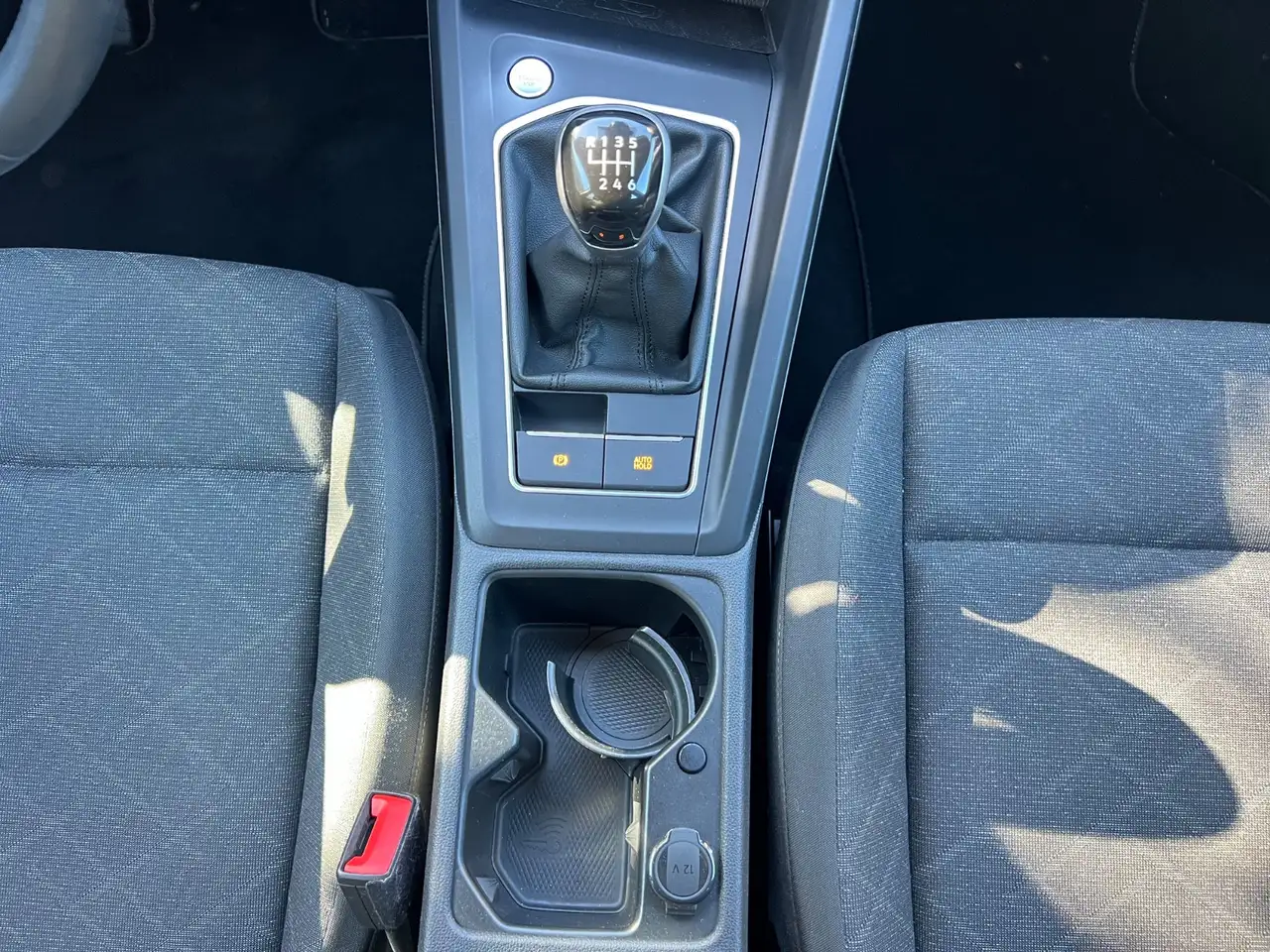 Volkswagen Golf Standard Model — photo 22