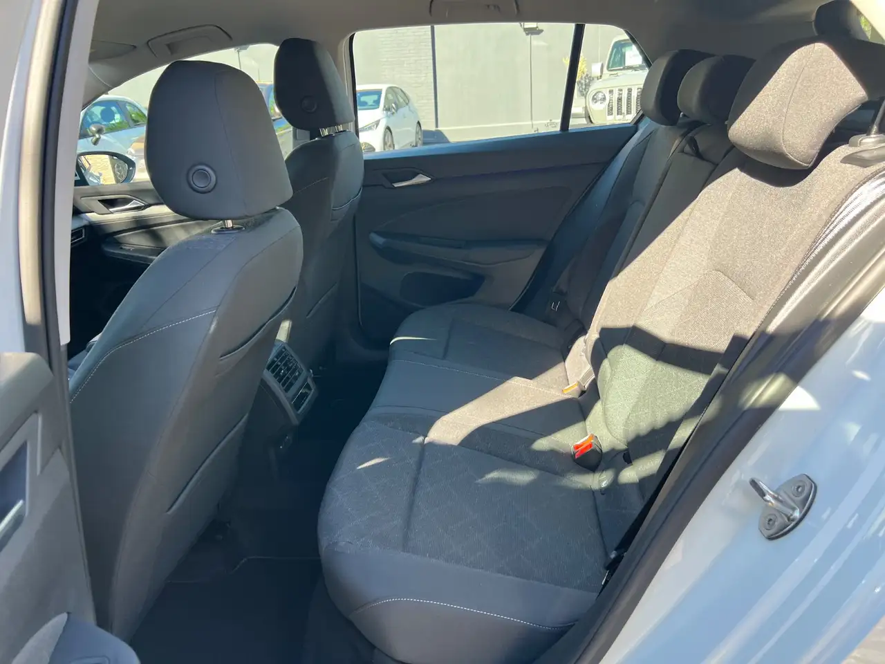Volkswagen Golf Standard Model — photo 14