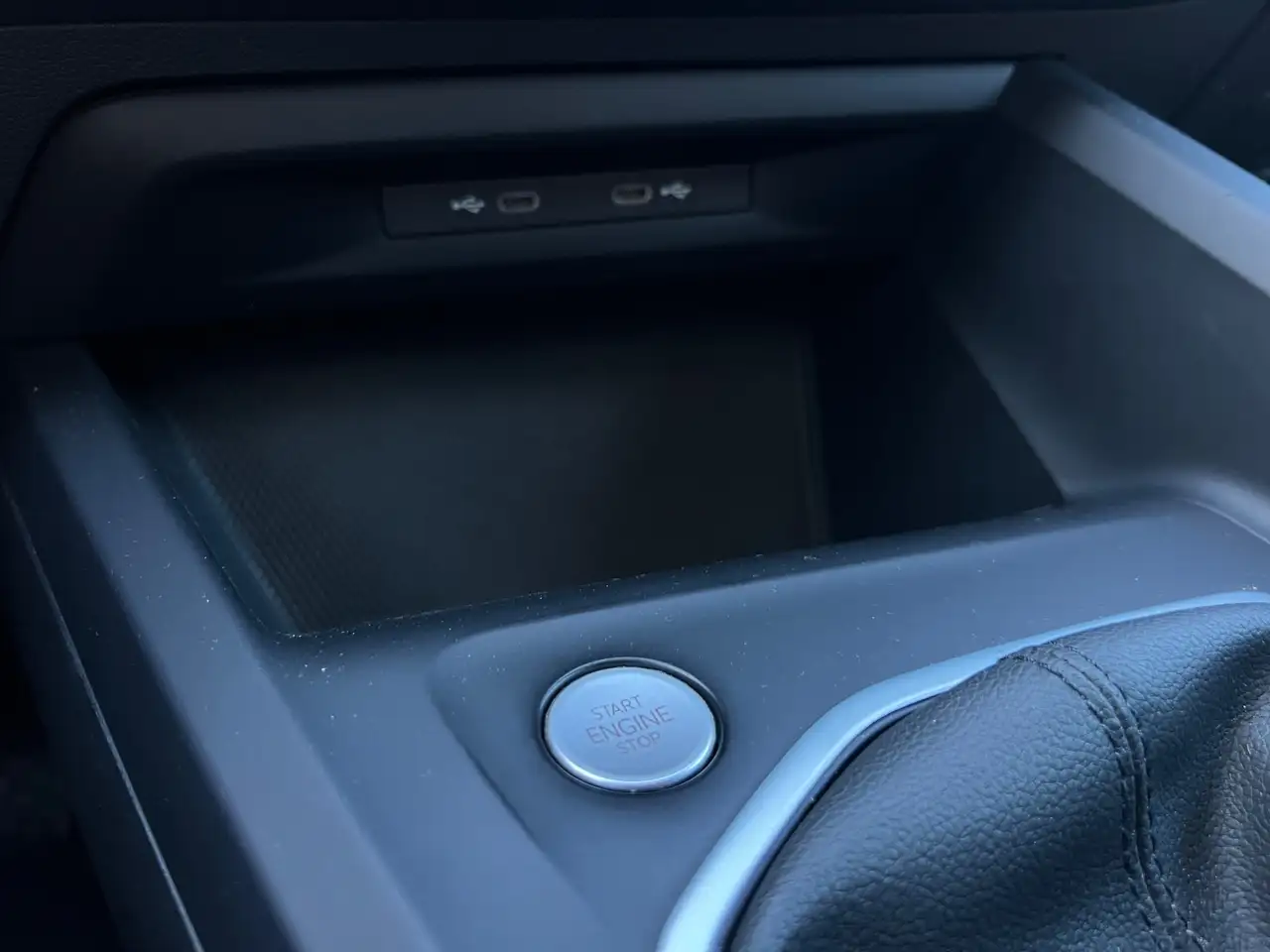 Volkswagen Golf Standard Model — photo 24