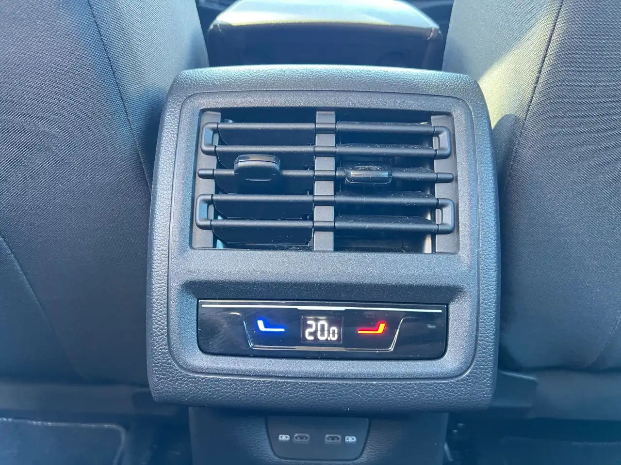 Volkswagen Golf Standard Model — photo 17