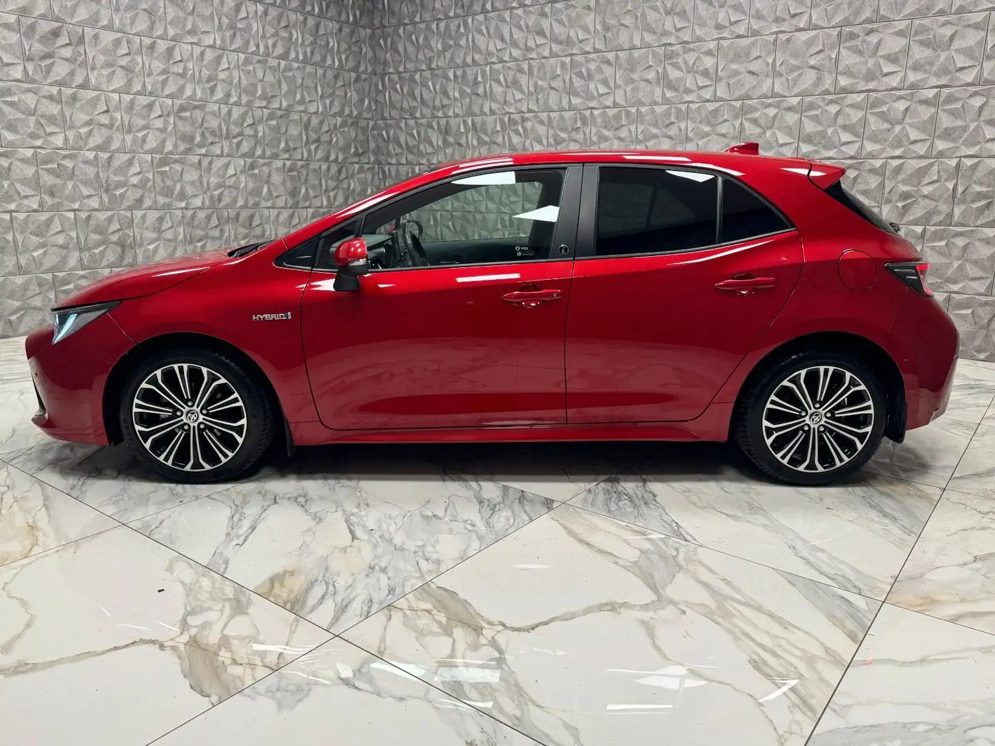 Toyota Corolla Hybrid Team D ** 17.749km ** Rot - 2