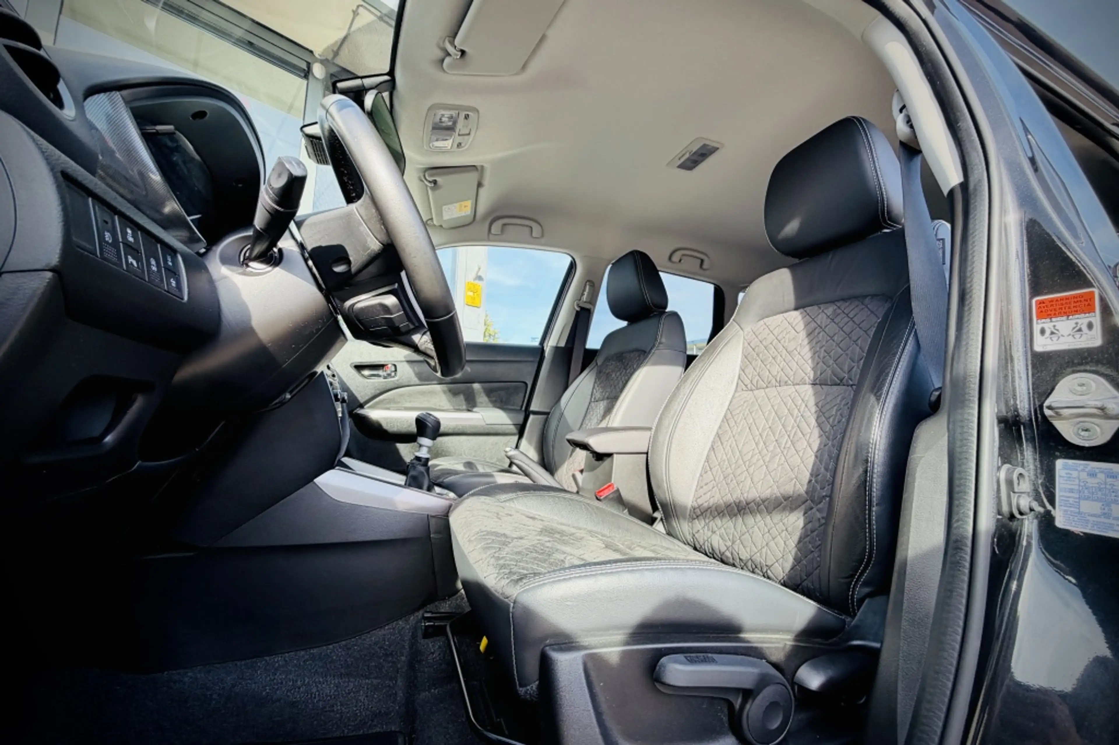 Suzuki Vitara 1.4 B.jet Style Smart Hybrid | TREKHAAL | CAMERA | — photo 14