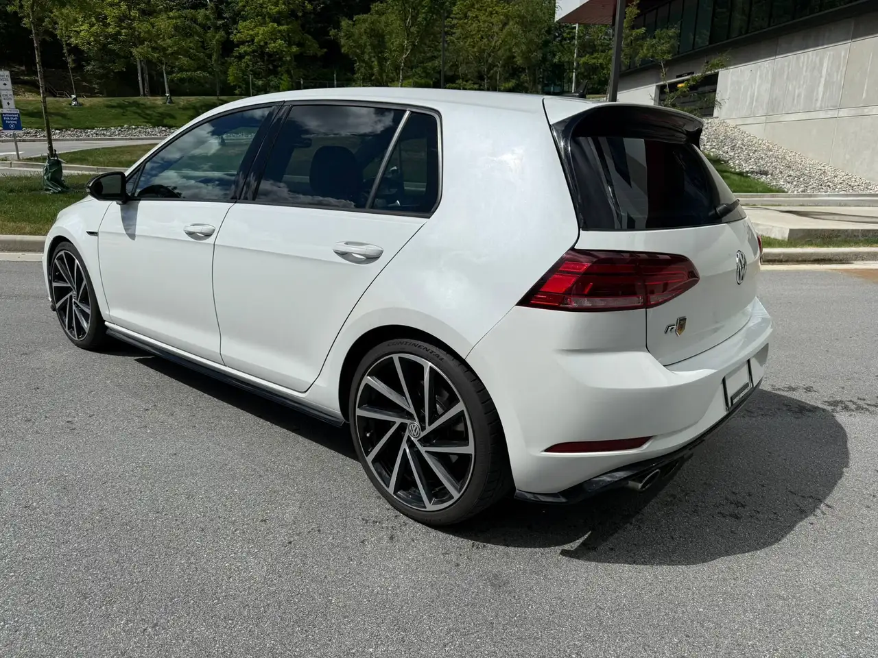 Volkswagen Golf R снимка Volkswagen Golf R