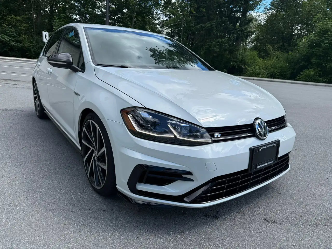 Volkswagen Golf R снимка Volkswagen Golf R