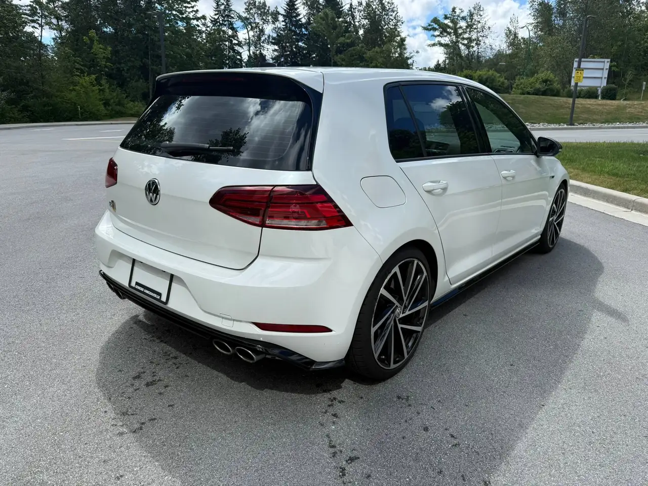 Volkswagen Golf R снимка Volkswagen Golf R