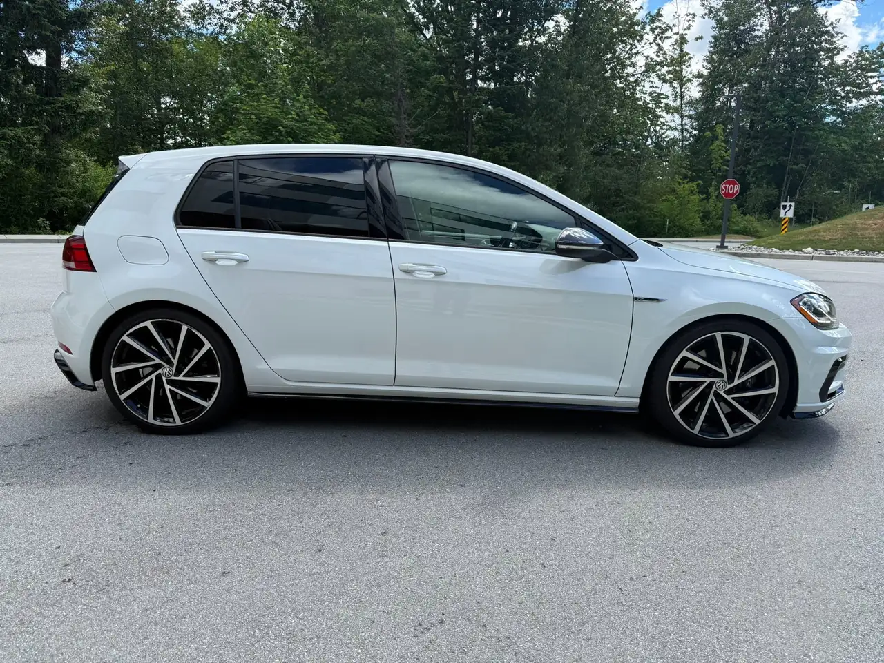 Volkswagen Golf R снимка Volkswagen Golf R