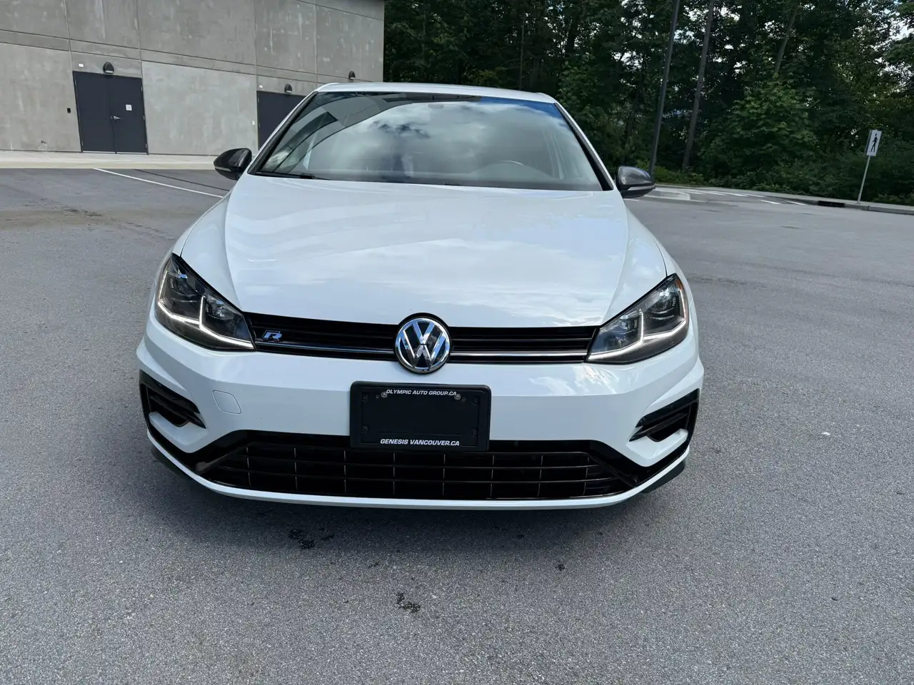 Volkswagen Golf R снимка Volkswagen Golf R