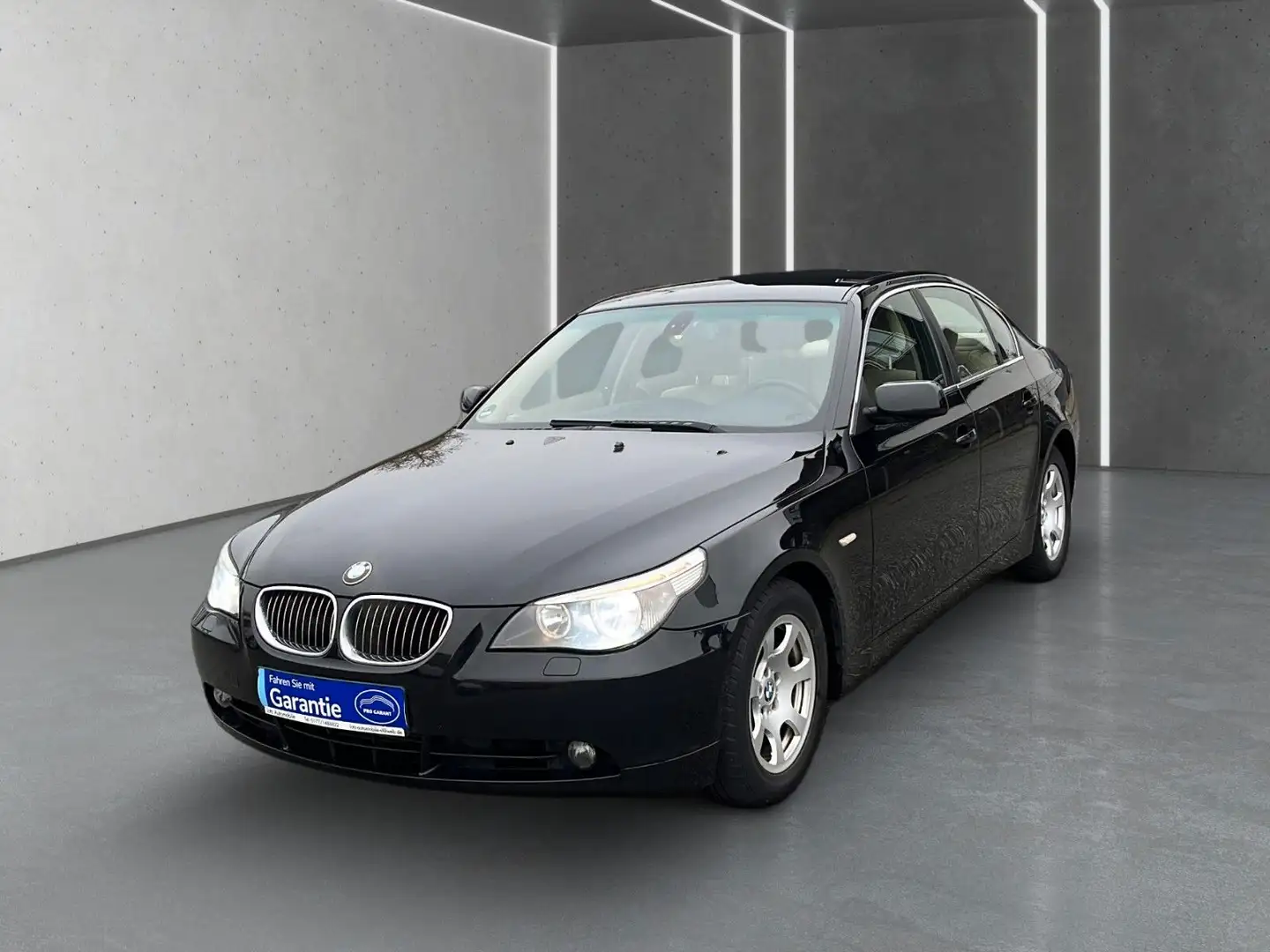 BMW 525 BMW 5 Lim. 525d Wagen Nr.:068 Schwarz - 1