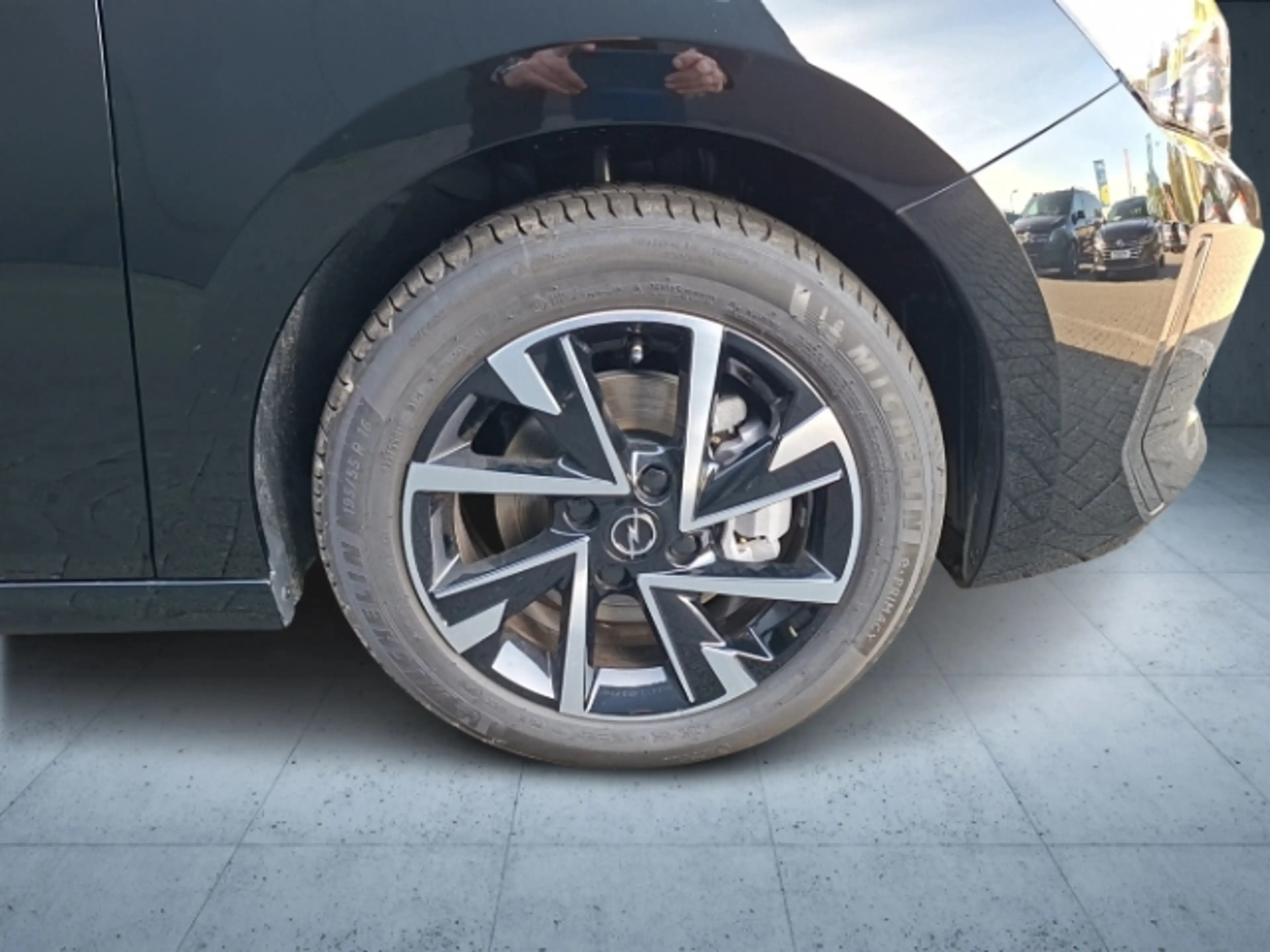 Opel Corsa GS 1.2 Direct Injection Turbo LED+PDC+SHZ — photo 8