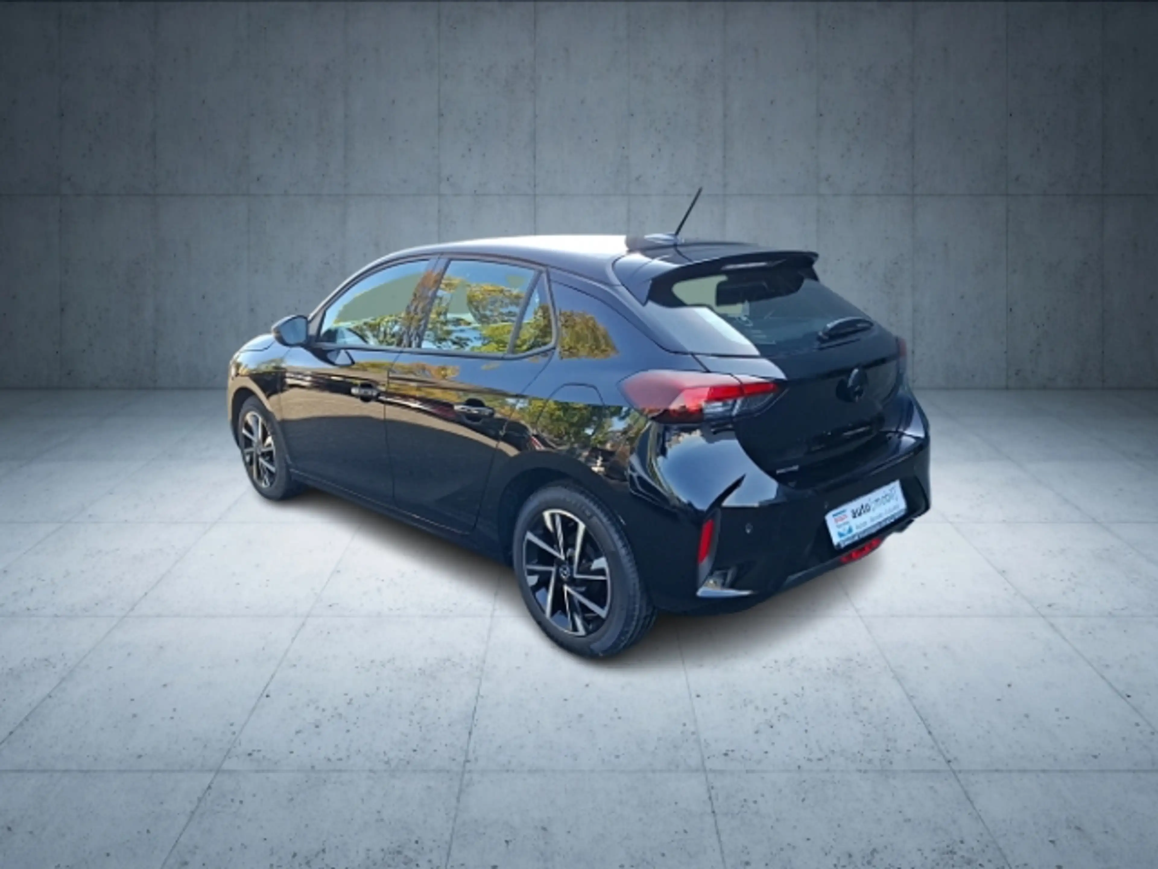 Opel Corsa GS 1.2 Direct Injection Turbo LED+PDC+SHZ — photo 3