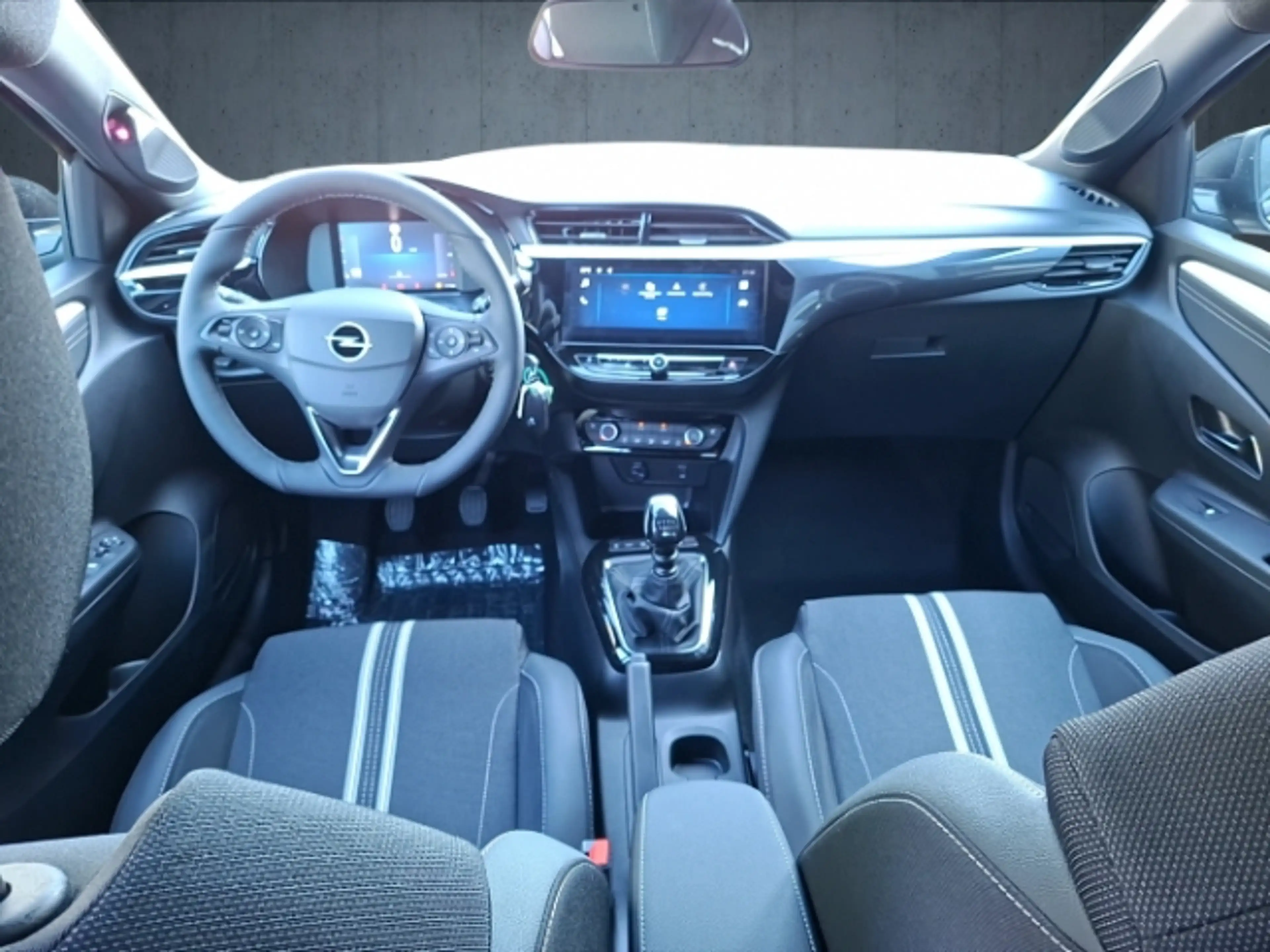 Opel Corsa GS 1.2 Direct Injection Turbo LED+PDC+SHZ — photo 12