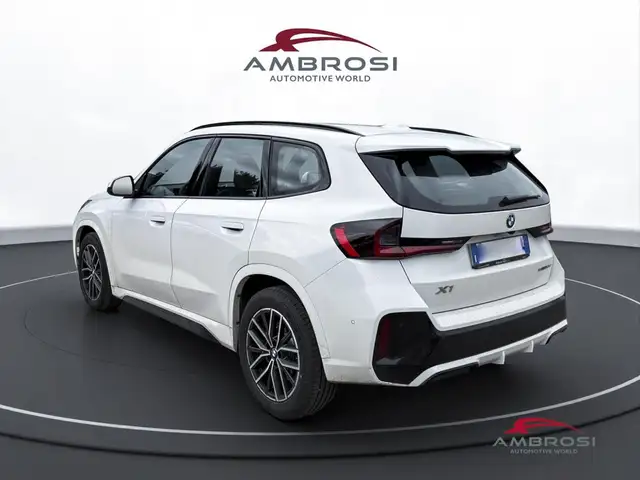 BMW X1 view 4