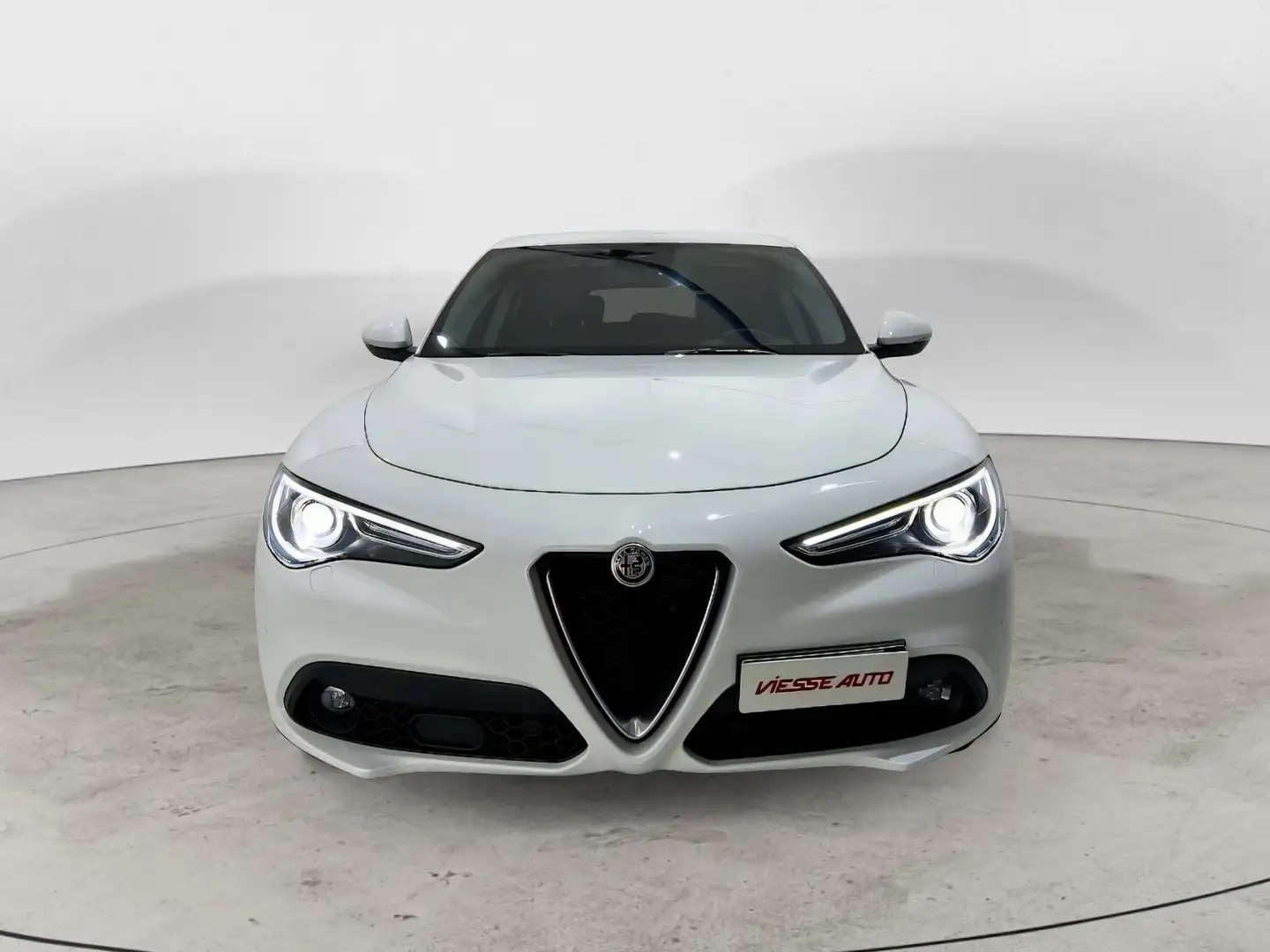 Alfa Romeo Stelvio Stelvio 2.2 t  Q4 210cv auto my19 Beyaz - 2