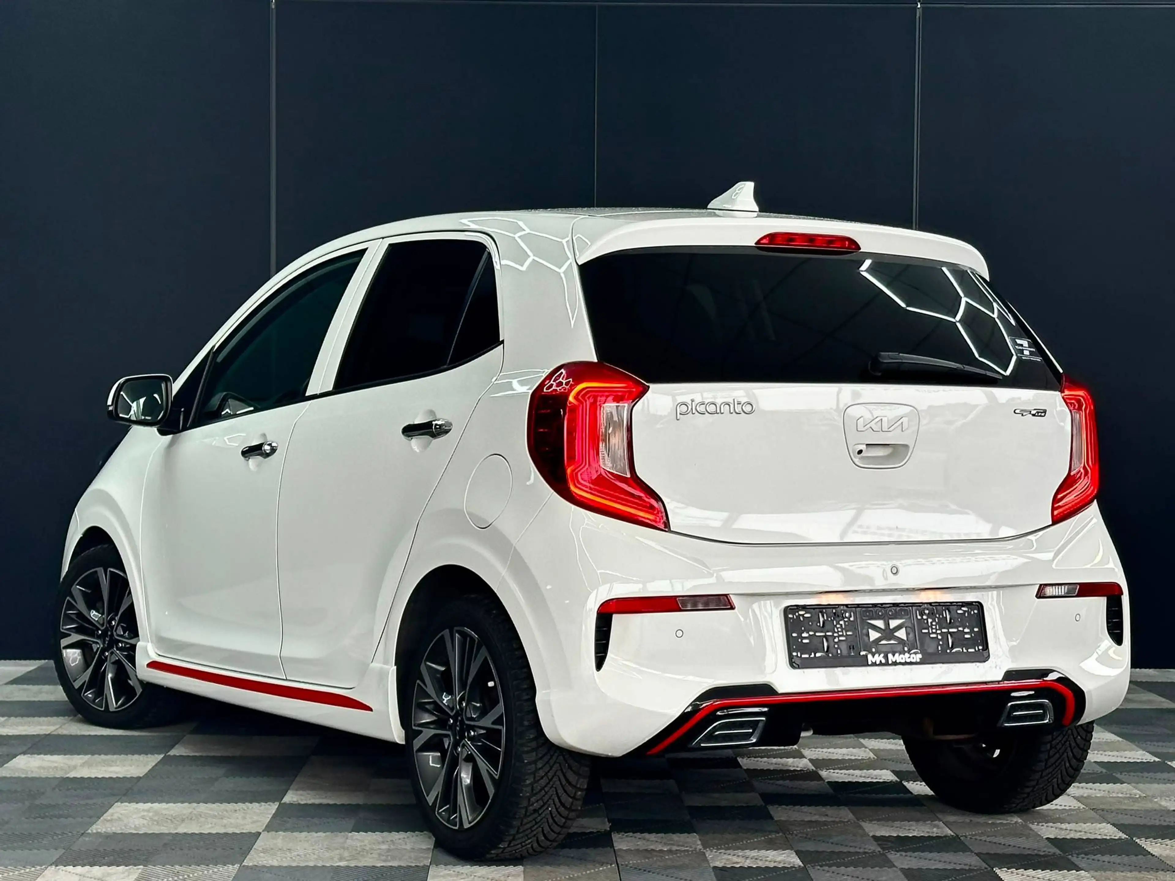 Kia Picanto 🟢1.2 ESSENCE 84CV GT LINE - GPS - CUIR - CAMERA — photo 4