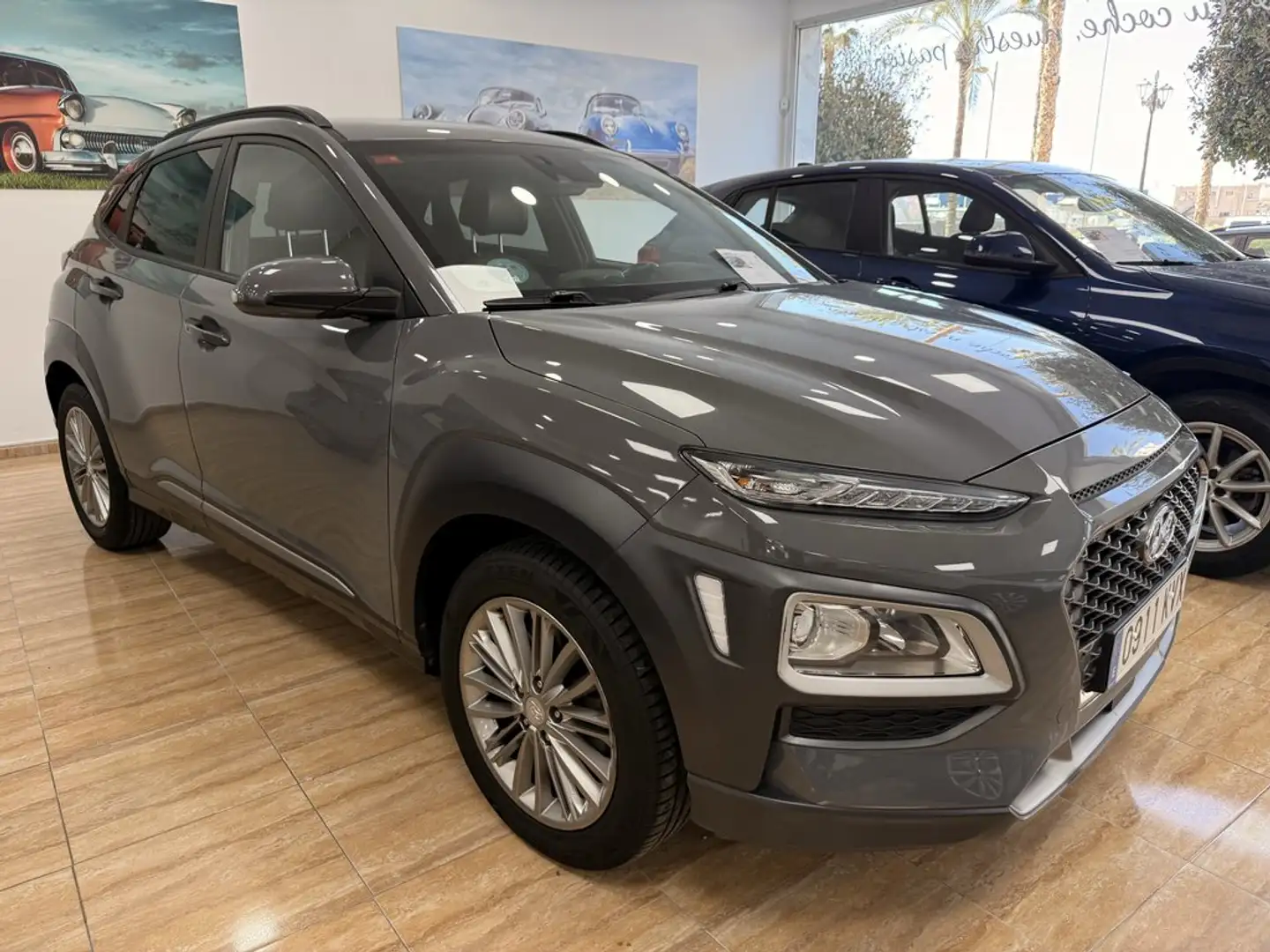 Hyundai KONA 1.0 TGDI Tecno Red 4x2 Gris - 2