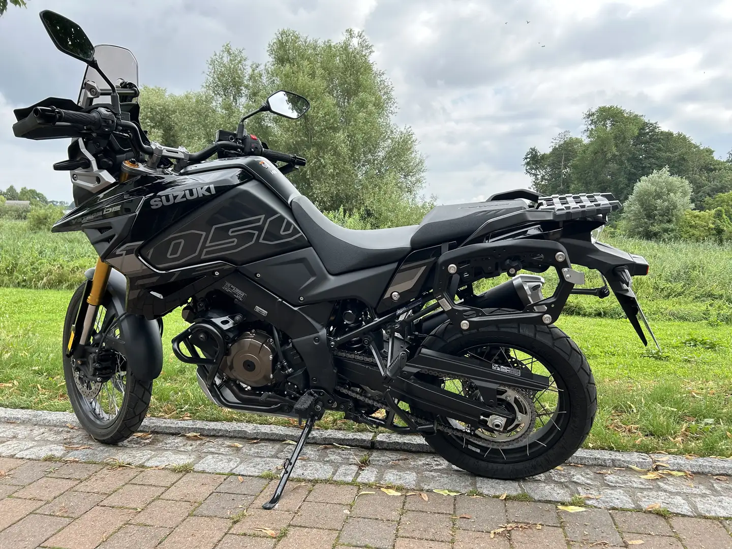 Suzuki V-Strom 1050DE Black Edition Noir - 1