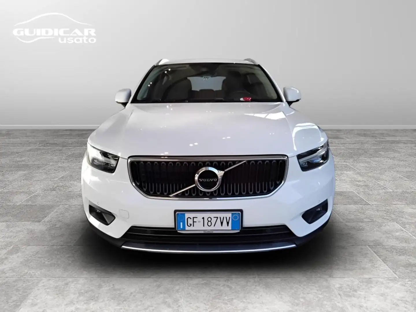 Volvo XC40 2.0 D3 Momentum Pro auto my21 Bianco - 2