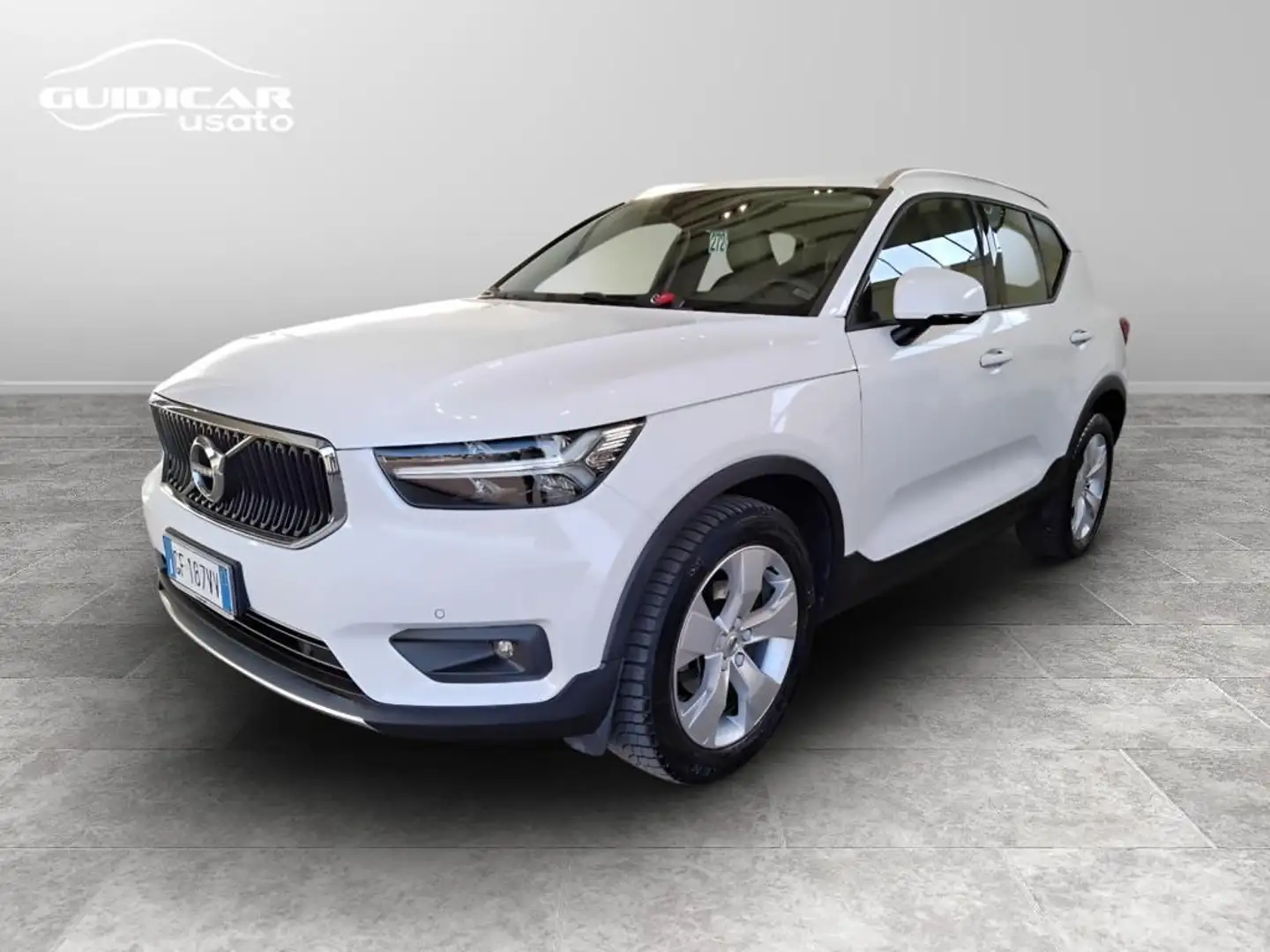 Volvo XC40 2.0 D3 Momentum Pro auto my21 Bianco - 1