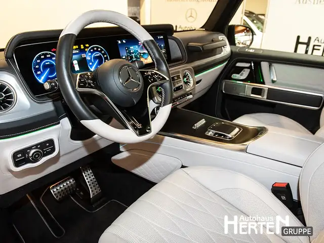 Mercedes-Benz G-Class view 8