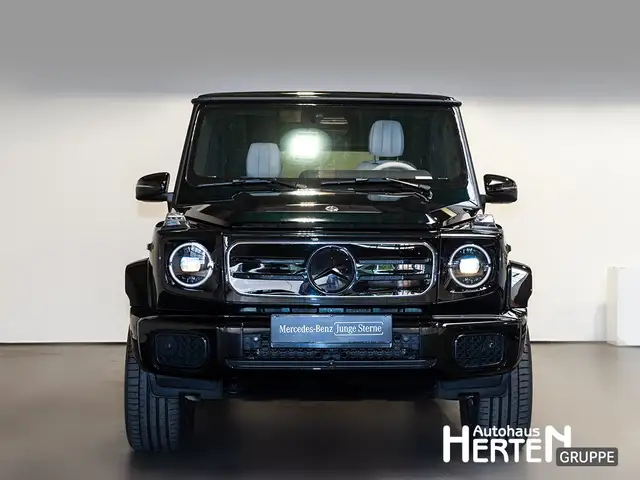 Mercedes-Benz G-Class view 2