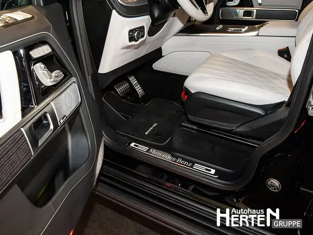 Mercedes-Benz G-Class view 12