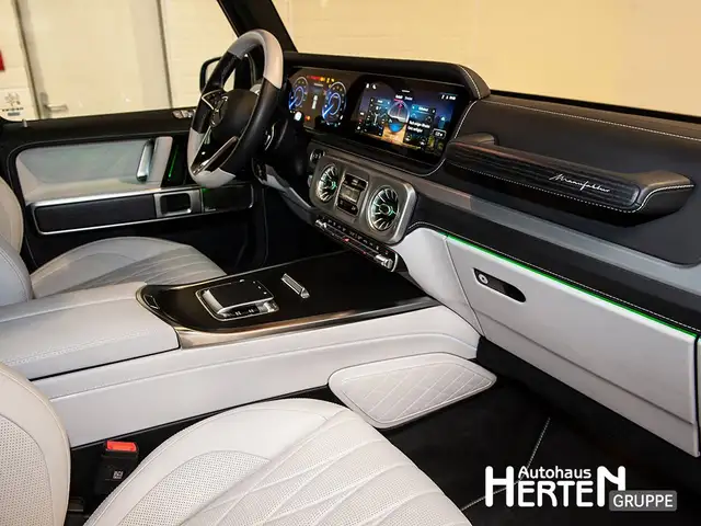Mercedes-Benz G-Class view 6