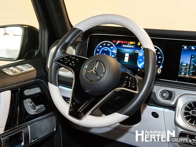 Mercedes-Benz G-Class view 7