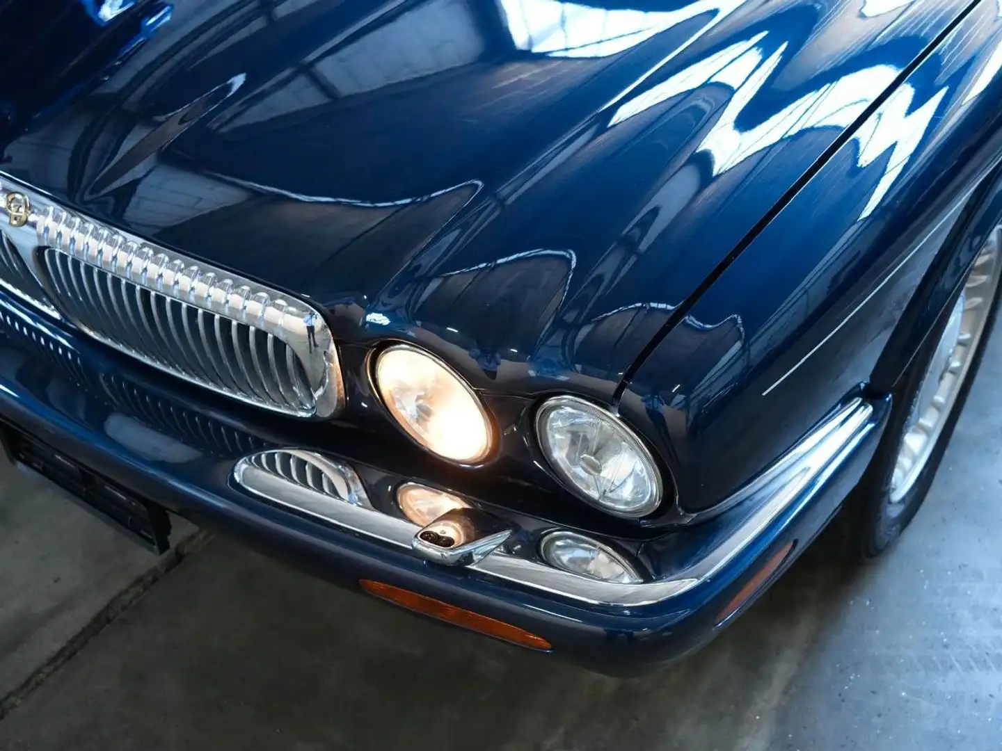 Jaguar Daimler XJ V8 4.0 *MwSt. / 1. Hand / 39.800km* Blau - 1