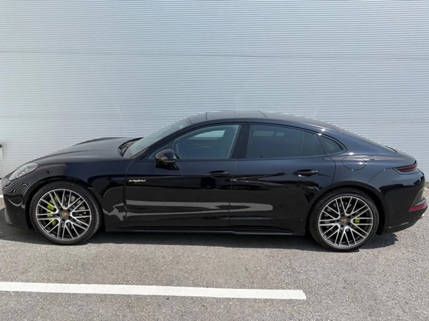 Porsche Panamera 4 E-Hybrid Schwarz - 2