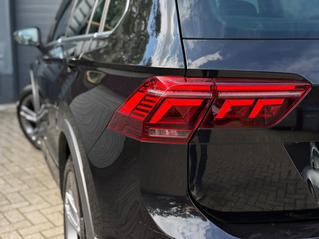 Volkswagen Tiguan 1.5 TSI R-Line Business+ IQ Light Cam, миниатюра 12