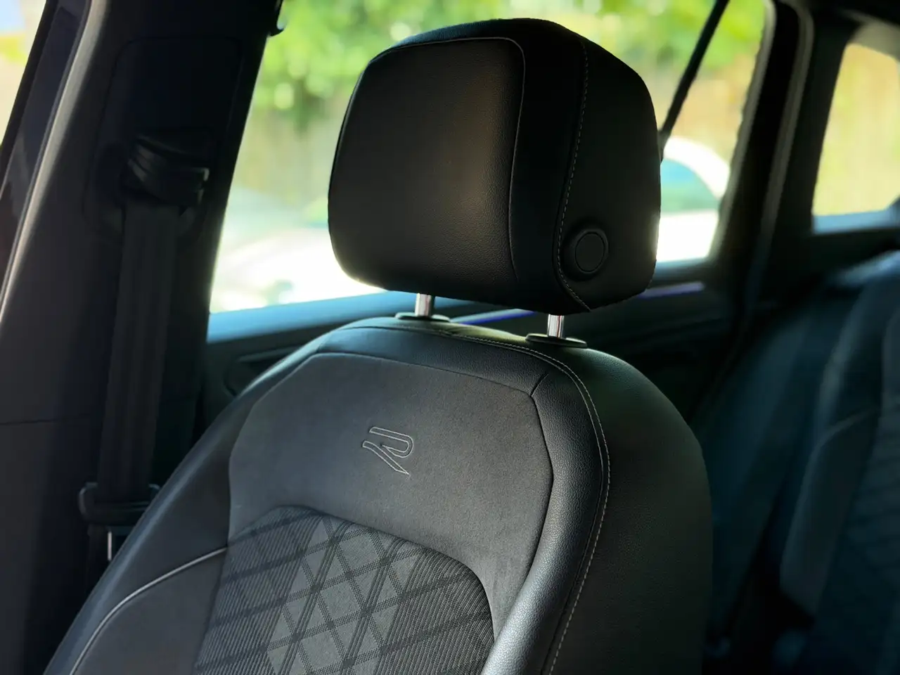 Volkswagen Tiguan 1.5 TSI R-Line Business+ IQ Light Cam, миниатюра 24