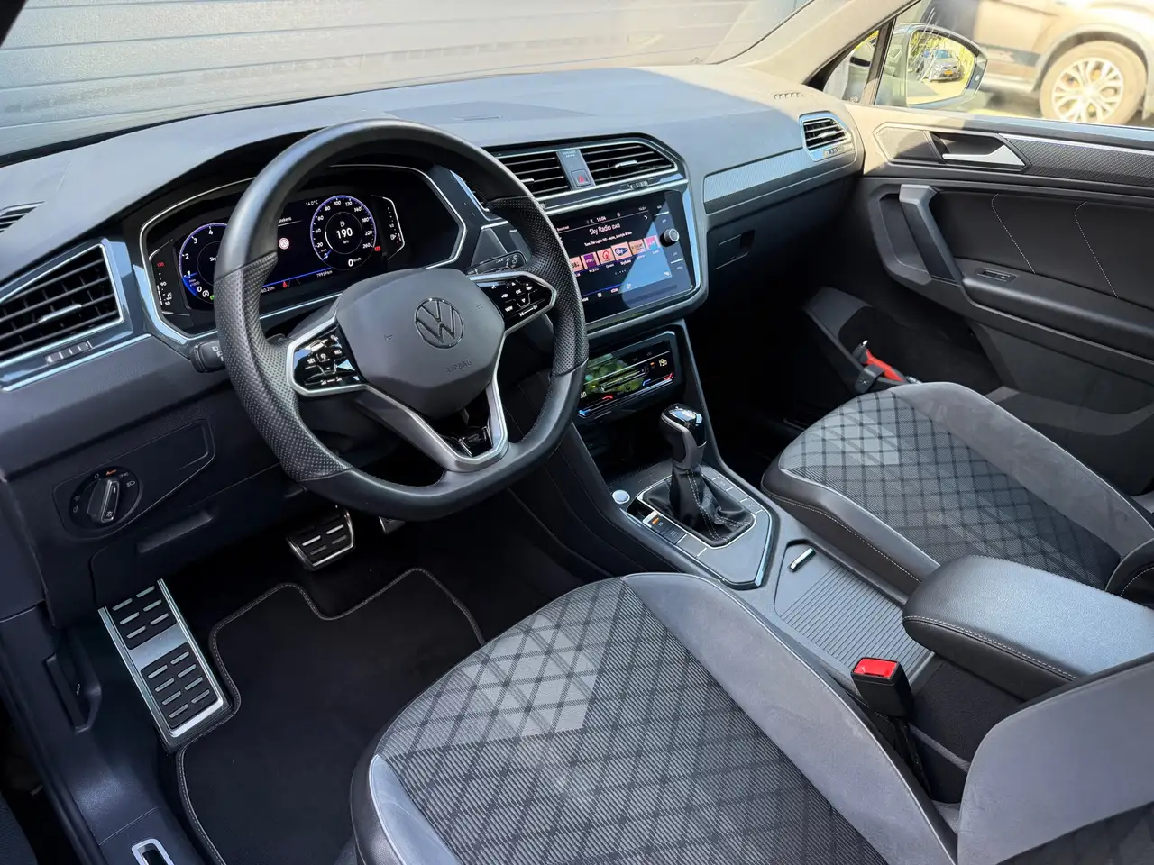Volkswagen Tiguan 1.5 TSI R-Line Business+ IQ Light Cam, миниатюра 28